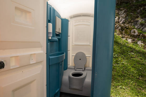 Best Porta potty delivery and setup  in Fairplains, NC